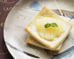 朝食＆甘いもの好きさんに♪食パンで作るお手軽洋梨タルト！