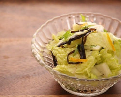 水菜と白菜のゆず昆布サラダ