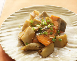 秋鮭と根菜の照り煮