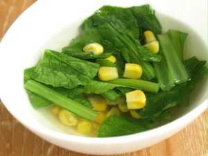 小松菜とコーンのスープ