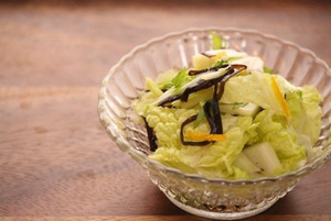 水菜と白菜のゆず昆布サラダ