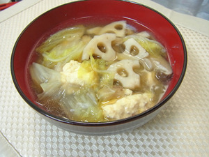 山椒風味の鶏団子と白菜のスープ煮