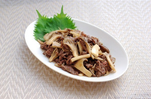 カリウム、食物繊維豊富な食材でボリュームキープ☆たっぷりきのこと牛肉の中華炒め						