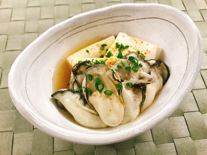 牡蠣と豆腐の味噌煮