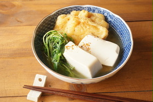 満足感が高まる和食献立☆絹豆腐と油揚げのだし煮						