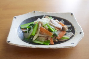 豚肉と野菜の塩麴炒め