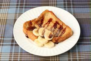 朝食に♪簡単バナナときなこの黒蜜フレンチトースト						