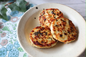 減塩でもおいしい！ハーブ香る鶏ハンバーグ